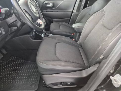 Used 2023 Jeep Renegade Latitude w/ Premium Group AWD/4WD image 14