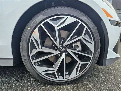 New 2025 Hyundai Ioniq 6 SEL AWD/4WD image 9