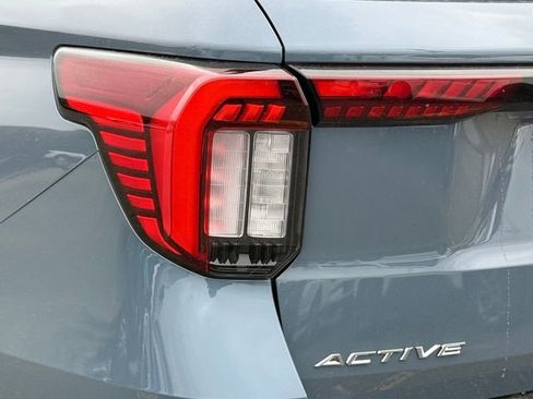 New 2026 Ford Explorer Active w/ Active Comfort Package image 9