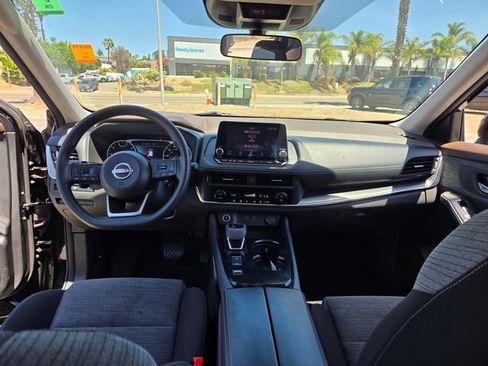 Used 2023 Nissan Rogue SV FWD image 13