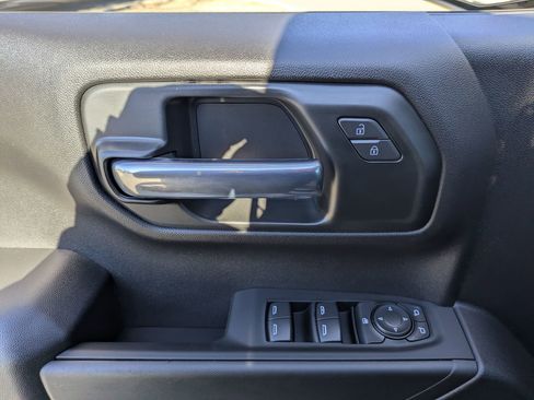 Used 2025 Chevrolet Silverado 1500 Custom Trail Boss w/ Turbomax Blackout Package image 17