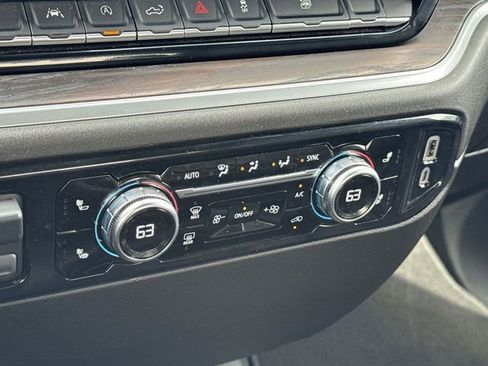 Used 2025 GMC Sierra 1500 SLT image 19