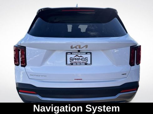 Used 2025 Kia Sorento S image 5