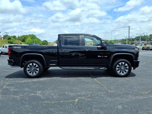 Used 2023 Chevrolet Silverado 2500 Custom w/ Custom Convenience Package AWD/4WD image 8