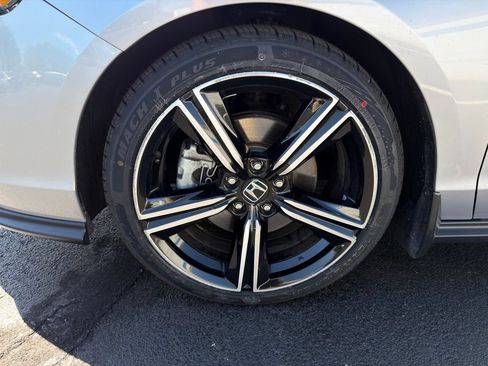 Used 2023 Honda Accord Sport image 10