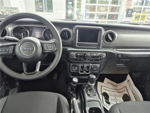 Used 2023 Jeep Wrangler Unlimited AWD/4WD image 13