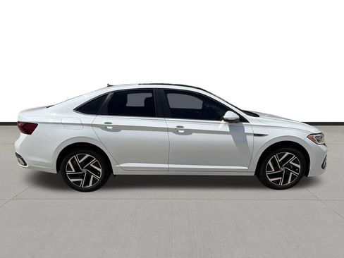 Used 2024 Volkswagen Jetta SEL FWD image 3
