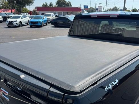 Used 2022 GMC Sierra 1500 Elevation image 9