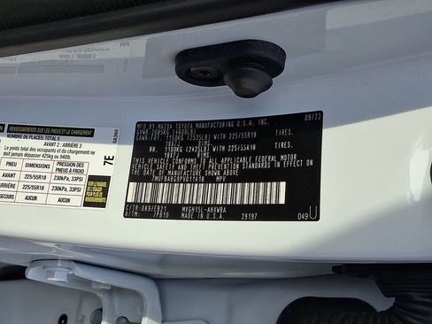 Used 2023 Toyota Corolla Cross AWD Hybrid w/ Convenience Package image 28