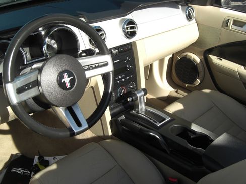 Used 2007 Ford Mustang GT Premium image 7