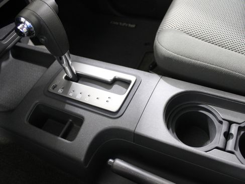 Used 2012 Suzuki Equator Sport image 12