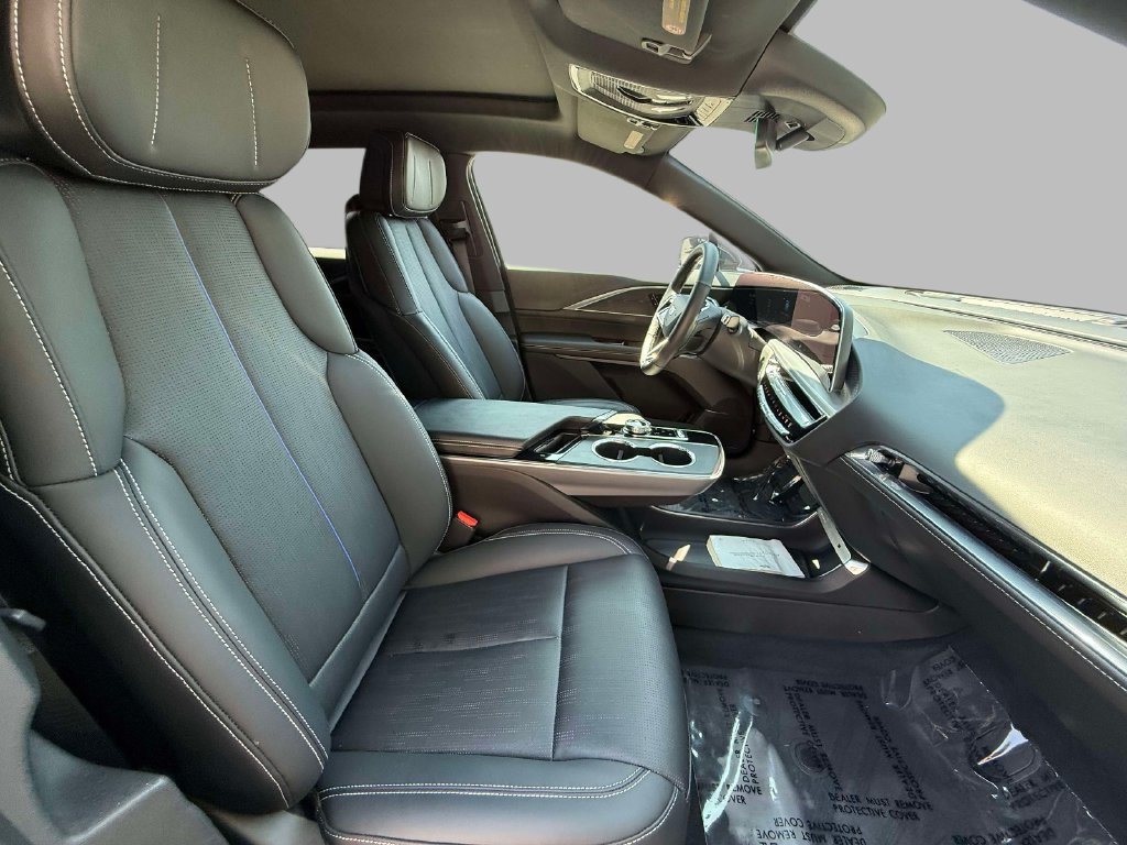 Certified 2024 Cadillac Lyriq Luxury AWD/4WD image 14