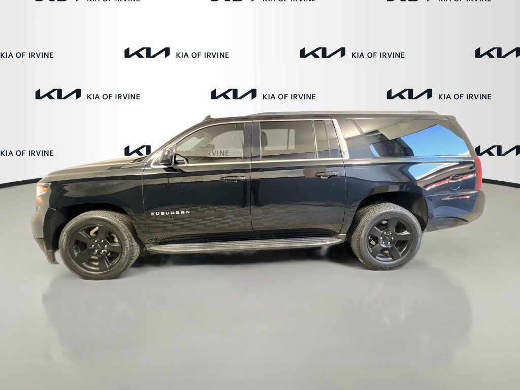 Used 2019 Chevrolet Suburban LT w/ LT Midnight Edition RWD image 4