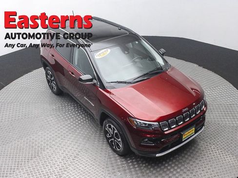 Used 2022 Jeep Compass Limited w/ Sun and Sound Group AWD/4WD image 3