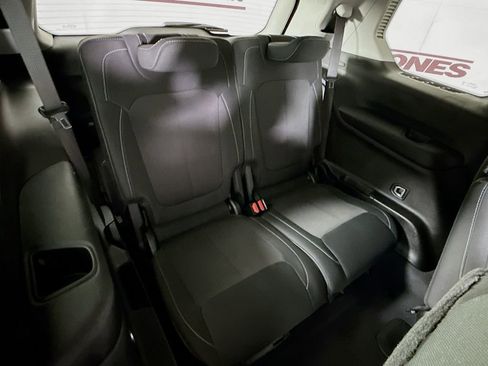 Used 2023 Jeep Grand Cherokee L Laredo image 29