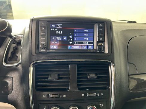 Used 2020 Dodge Grand Caravan SE FWD image 21
