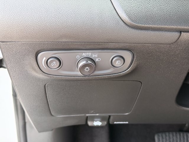 Used 2023 Buick Encore GX Preferred w/ Cold Weather Comfort Package FWD image 13