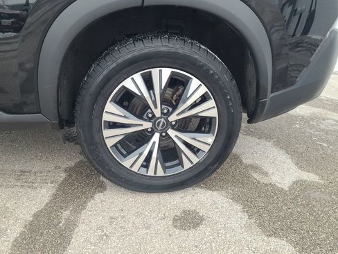 Used 2023 Nissan Rogue SV image 23