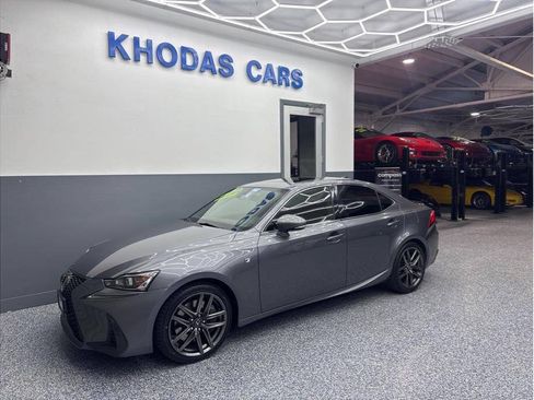 Used 2017 Lexus IS 200t F Sport w/ F Sport Package RWD image 2