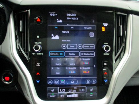 Used 2025 Subaru Outback Premium image 20