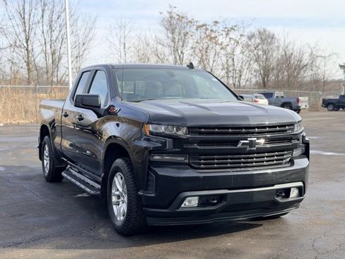 Used 2019 Chevrolet Silverado 1500 RST image 3