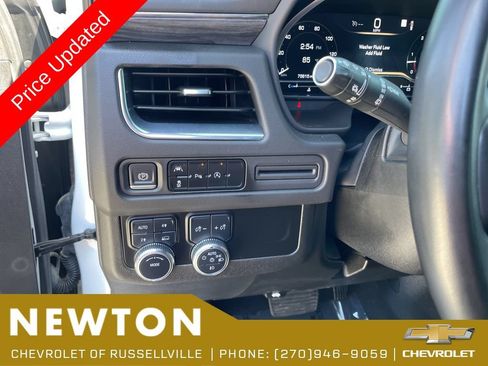 Used 2023 GMC Yukon XL SLT AWD/4WD image 7