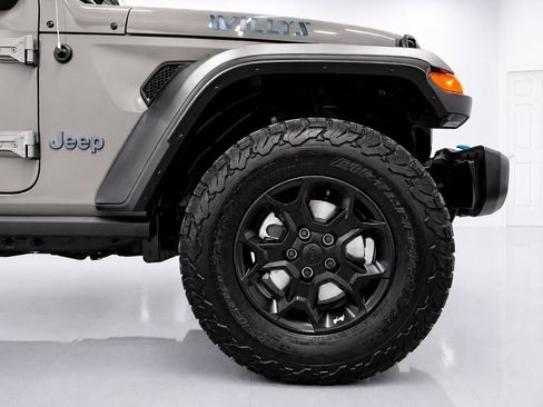 Used 2023 Jeep Wrangler Unlimited w/ Cold Weather Group AWD/4WD image 8