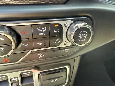 Used 2018 Jeep Wrangler Unlimited Sport S AWD/4WD image 11