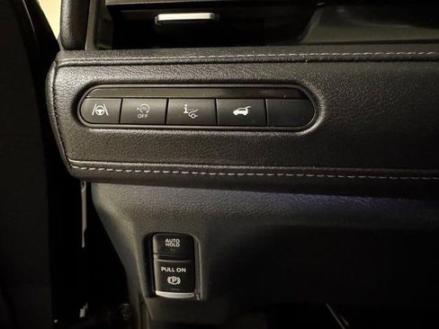 Used 2025 INFINITI QX80 Sensory image 10