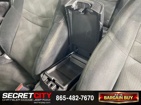 Used 2015 Nissan Rogue S image 24