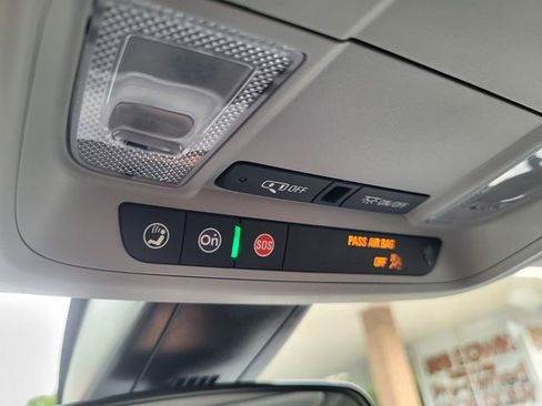 Used 2025 Chevrolet Blazer LT FWD image 25