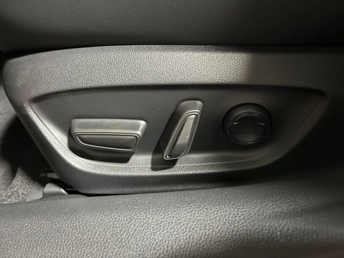 New 2026 Toyota Prius Plug-In Hybrid FWD image 18