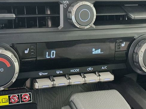 Used 2025 Toyota Tacoma TRD Sport w/ TRD Sport Upgrade Package AWD/4WD image 28