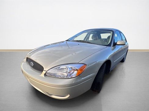 Used 2004 Ford Taurus SE image 8