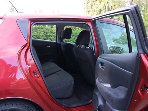 Used 2015 Nissan Leaf S w/ Charge Package FWD image 6