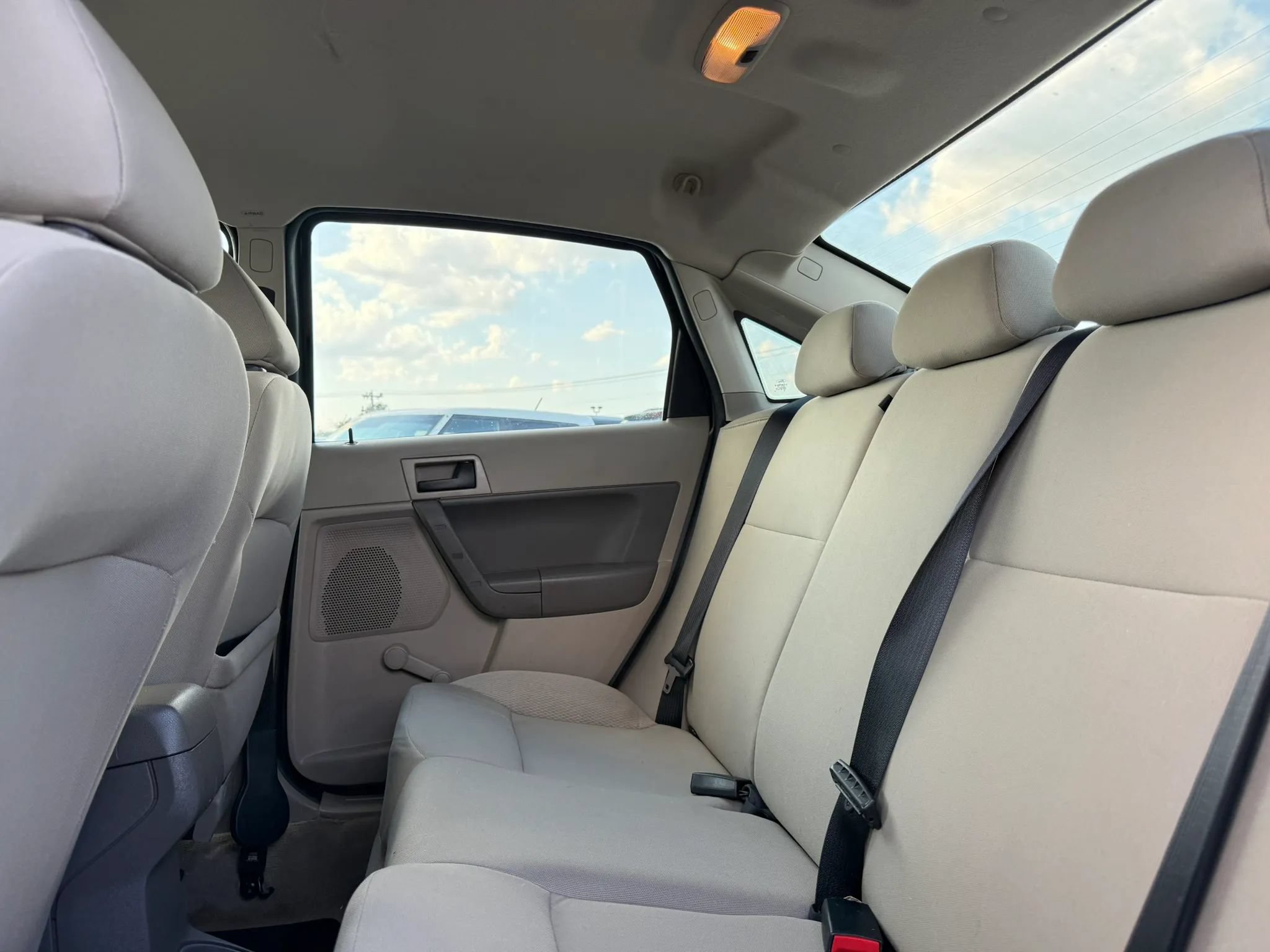 Used 2010 Ford Focus S FWD image 22