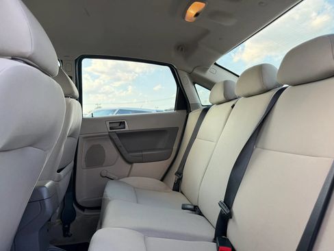 Used 2010 Ford Focus S FWD image 22