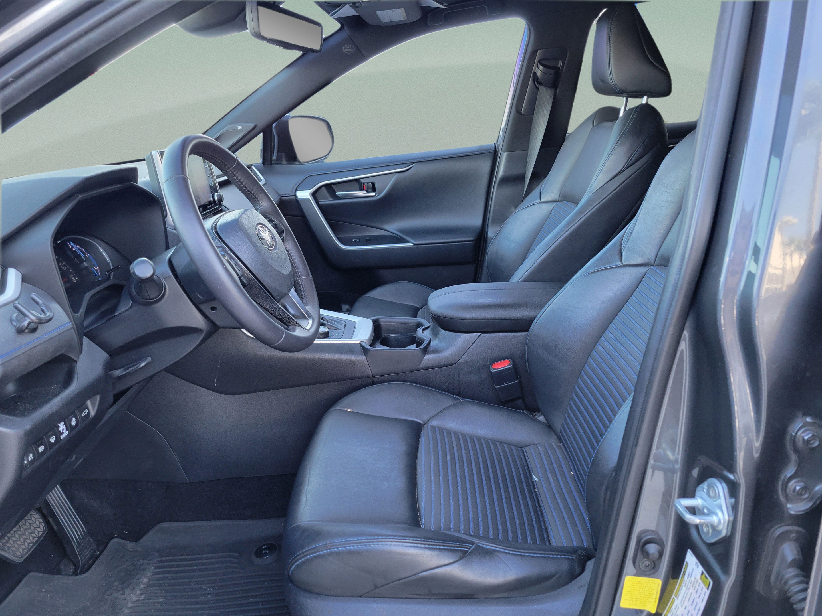Used 2021 Toyota RAV4 XSE w/ XSE Grade Weather Package AWD/4WD image 18