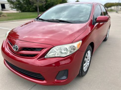Used 2013 Toyota Corolla L FWD image 2