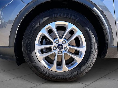 Used 2021 Ford Escape SE image 11