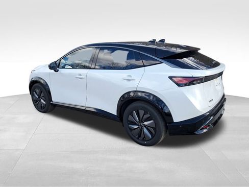 New 2025 Nissan Ariya Platinum AWD/4WD image 3