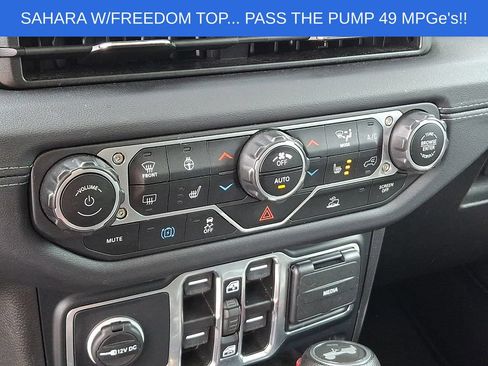 Used 2024 Jeep Wrangler Unlimited Sahara AWD/4WD image 14