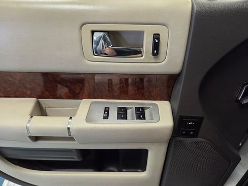 Used 2011 Ford Flex Limited w/ Rapid Spec Order Code FWD image 31