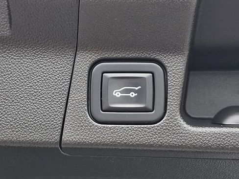 Used 2021 GMC Acadia Denali w/ Denali Ultimate Package AWD/4WD image 32