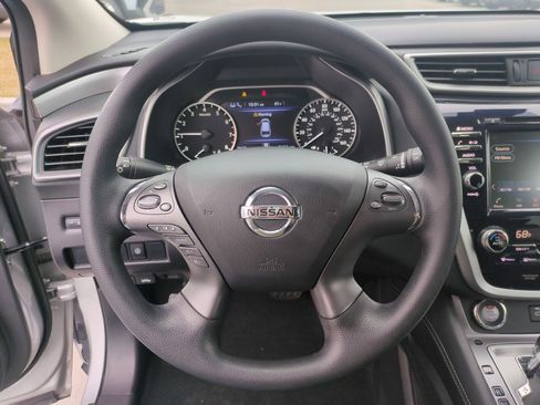 Used 2022 Nissan Murano S image 19