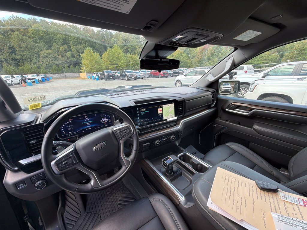 Used 2025 Chevrolet Silverado 1500 LT Trail Boss w/ Convenience Package II AWD/4WD image 16