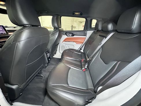 Certified 2023 Jeep Compass Limited image 28
