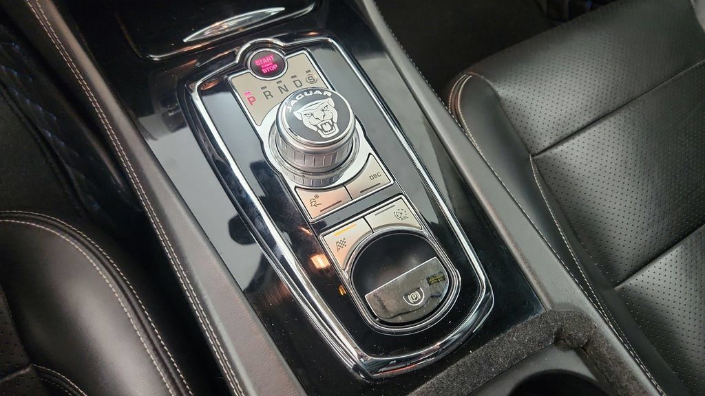 Used 2010 Jaguar XKR R RWD image 20