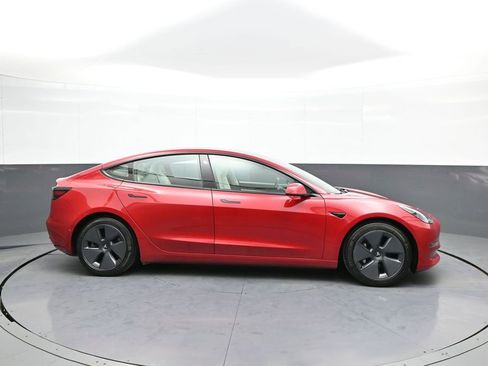 Used 2021 Tesla Model 3 Standard Range Plus image 5