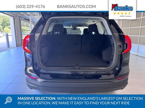 Certified 2024 GMC Terrain SLE w/ Driver Convenience Package AWD/4WD image 8